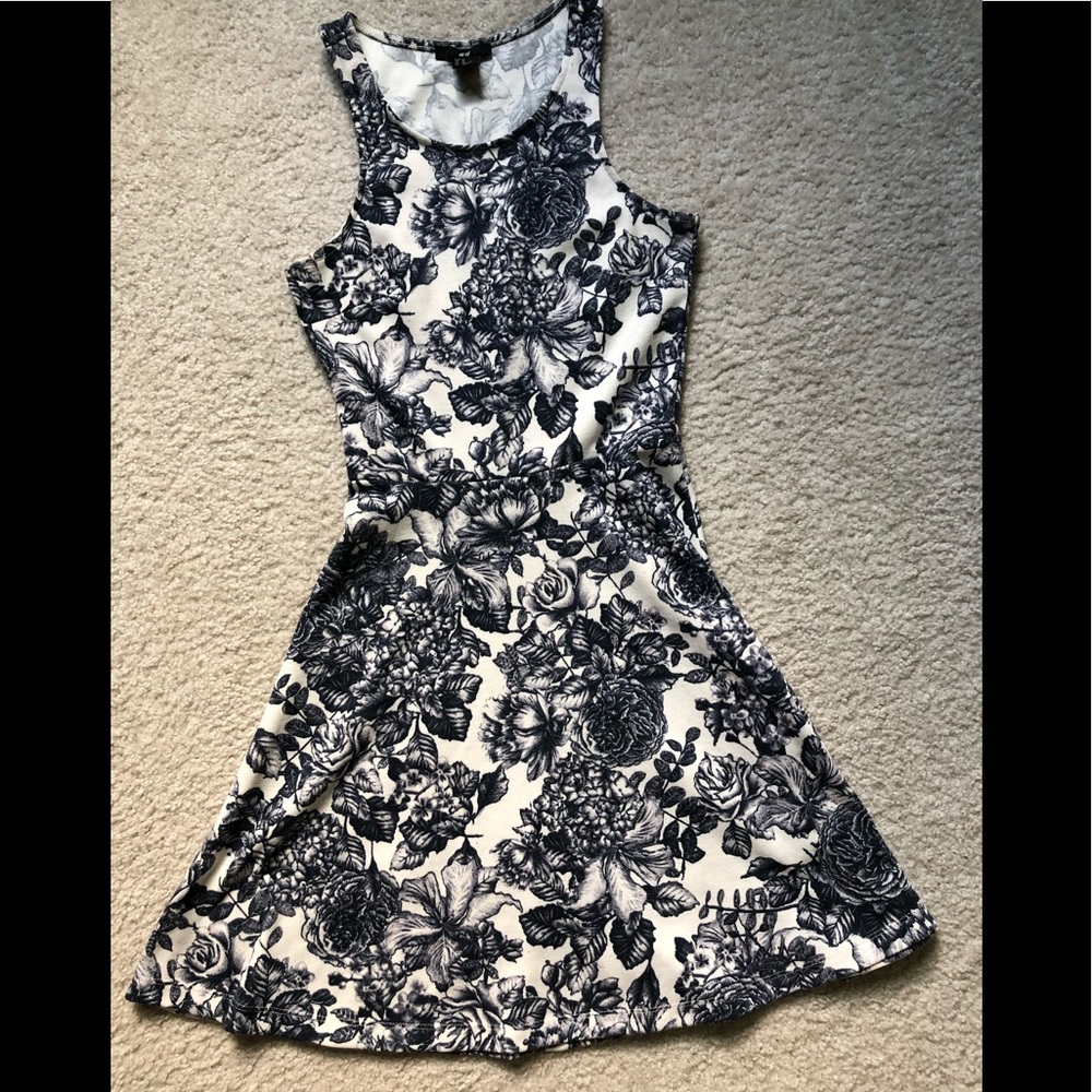 Cute skater dress size xs